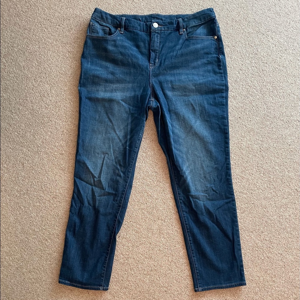 CHICO’S So Slimming medium washed jeans